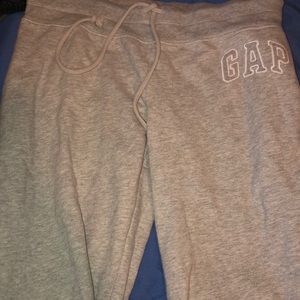 Gap jogging pants